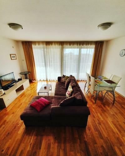 Leea Apartments