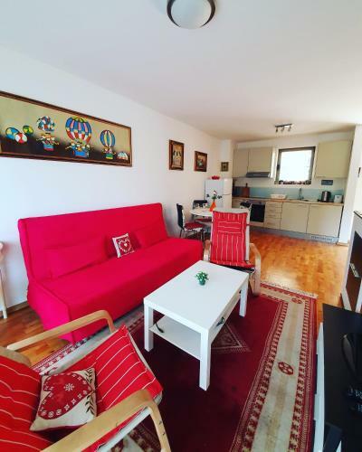 Leea Apartments