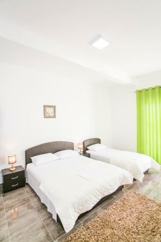 Zara Apartments