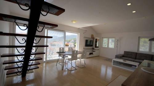 Lux Apartment Queen