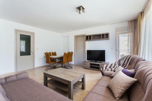 Primus Apartments Impera