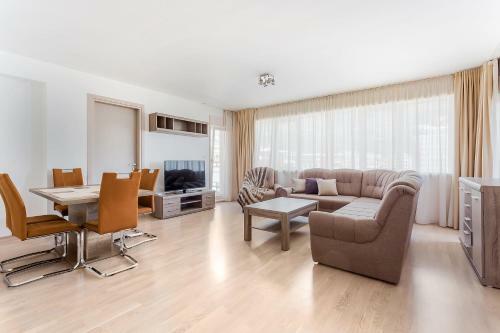 Primus Apartments Impera