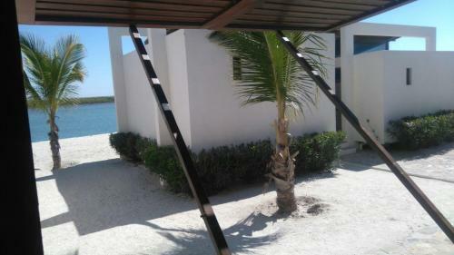 Hotel Mangrove Inn