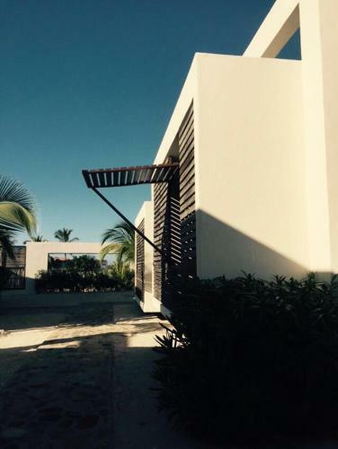 Hotel Mangrove Inn