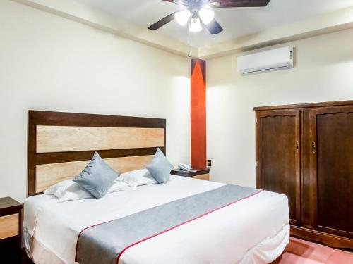 Collection O Zapata Hotel Y Plaza