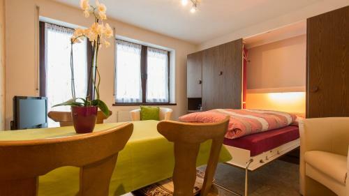 Apartments Orphelja