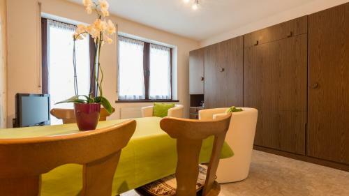 Apartments Orphelja