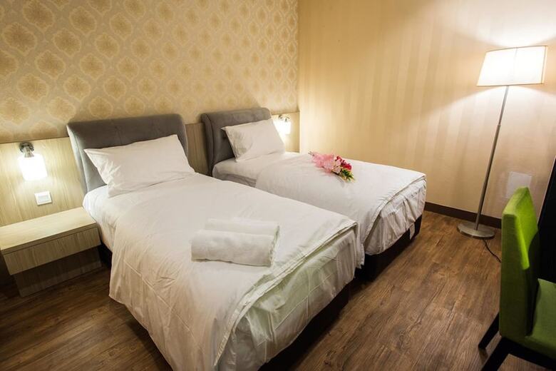 Oyo 89420 Hotel 101