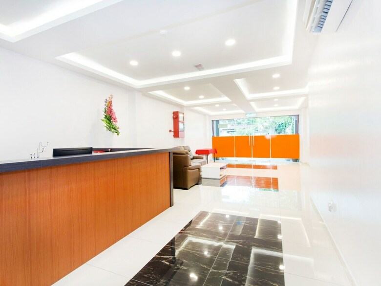 Oyo 710 Lawten Hotel