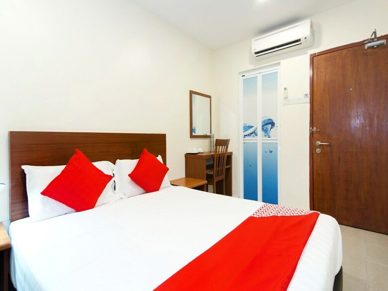 Oyo 710 Lawten Hotel