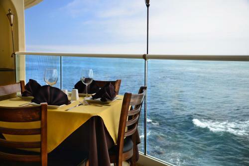 Hotel Las Olas Resort & Spa