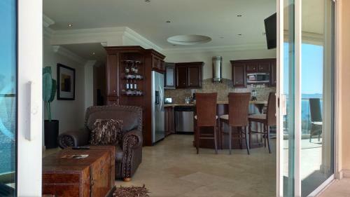 Hotel Las Olas Resort & Spa