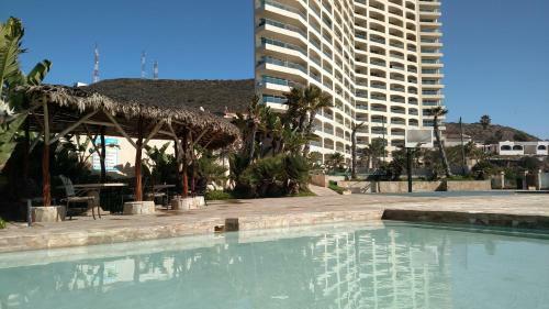 Hotel Las Olas Resort & Spa