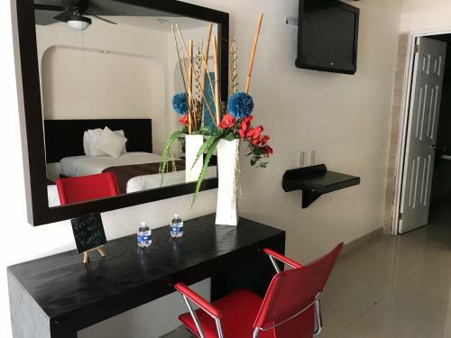 Hotel Paseo Palmas