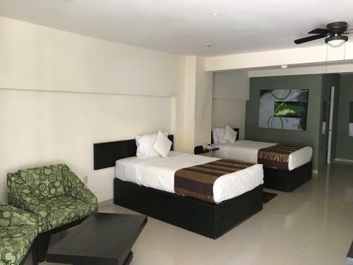 Hotel Paseo Palmas