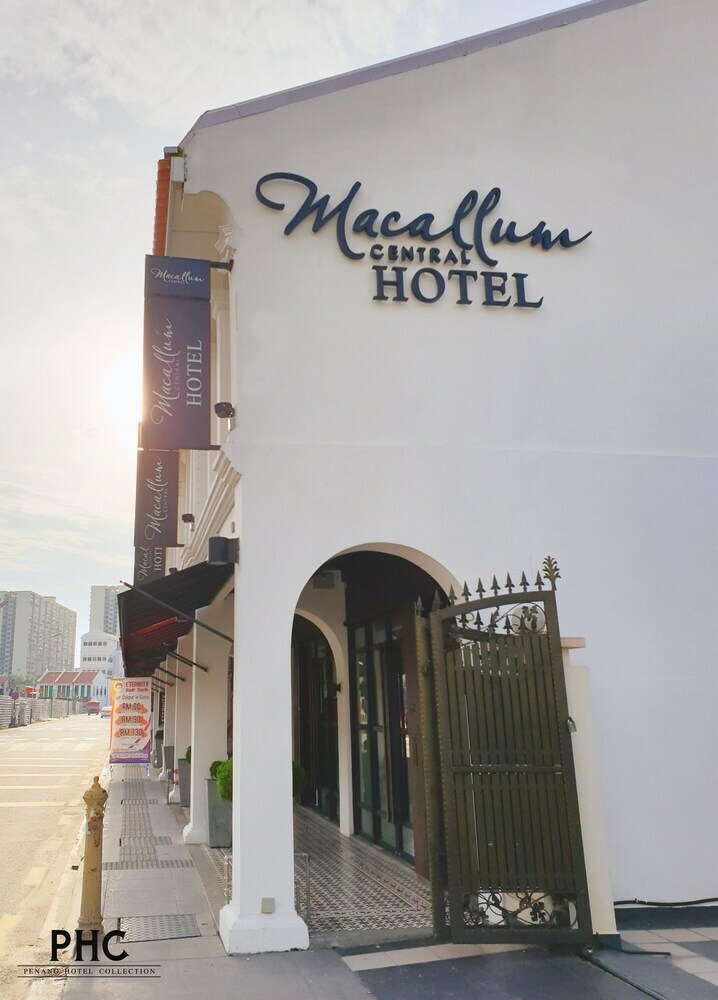 Macallum Central Hotel By Phc