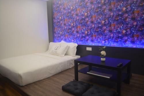 Iconic Suites & Pods Hotel