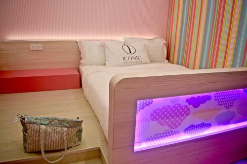 Iconic Suites & Pods Hotel