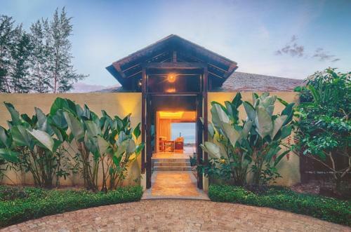 Hotel Borneo Eagle Resort