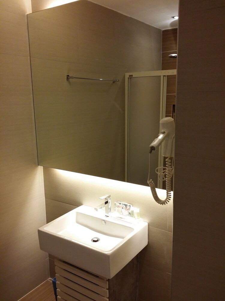 D Elegance Hotel