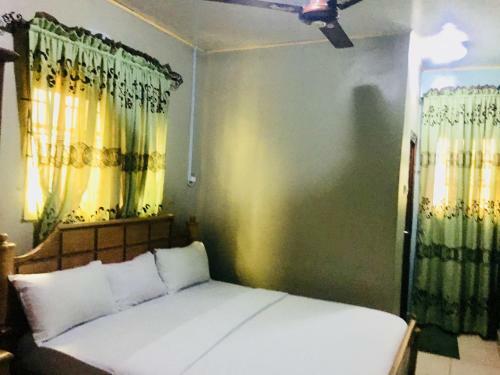 Omolucas Hotel & Suites