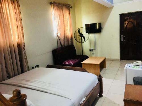 Omolucas Hotel & Suites