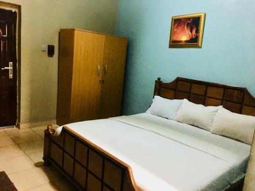 Omolucas Hotel & Suites