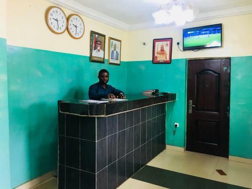 Omolucas Hotel & Suites