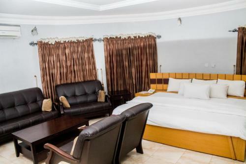 Western Sun International Hotel