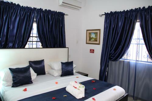 Hostal Vinchee Suites