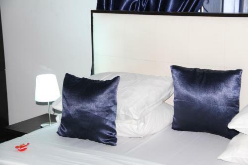 Hostal Vinchee Suites