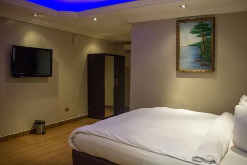 Dv8 Hotel