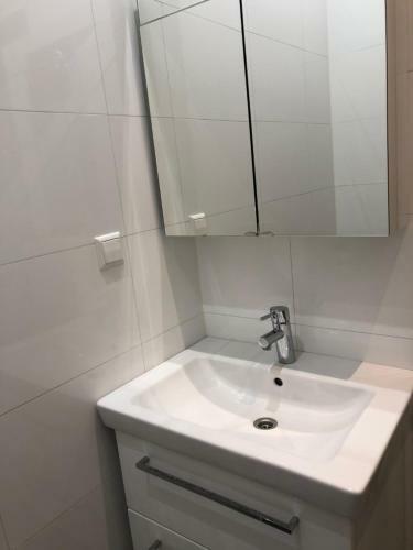 Bed & Breakfast Amsroom - Females Only