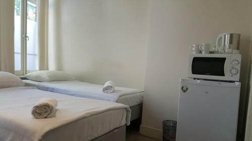 Bed & Breakfast Amsroom - Females Only