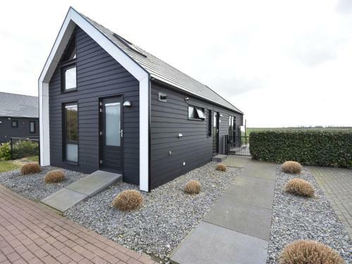 Modern Holiday Home Kattendijke By The Lake