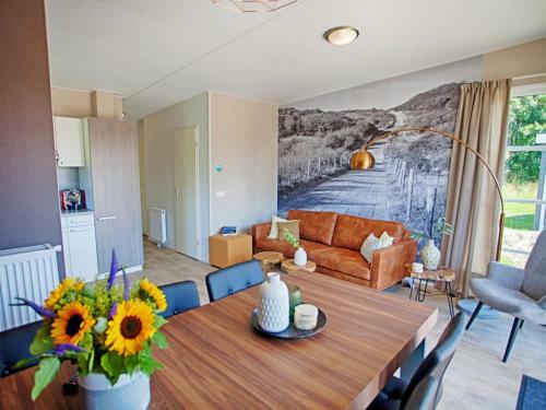 Holiday Home Rcn Toppershoedje.8