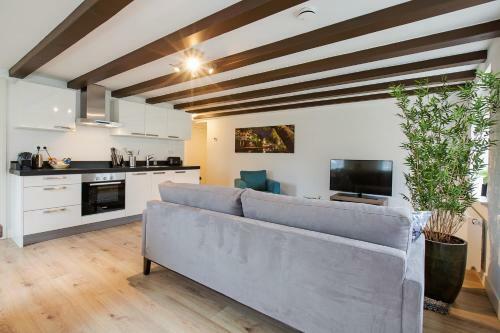 Canal Garden Apartments II By Vgw