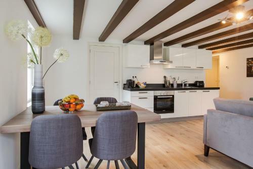 Canal Garden Apartments II By Vgw