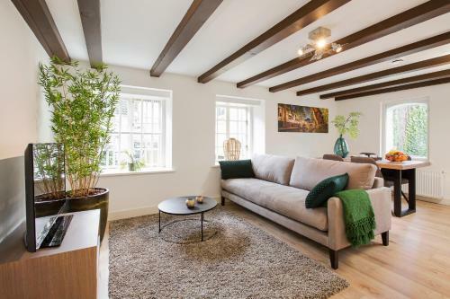 Canal Garden Apartments II By Vgw
