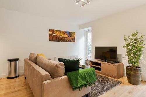 Canal Garden Apartments II By Vgw