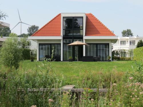 Beautiful Holiday Home With Jetty In Harderwijk