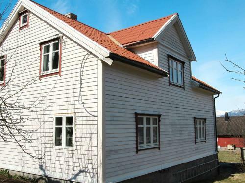 Two-bedroom Holiday Home In L�kken 19
