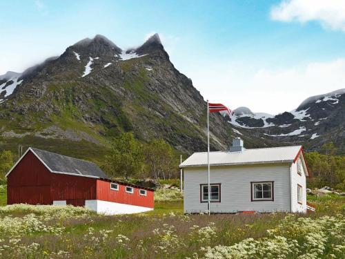 Two-bedroom Holiday Home In Laupstad 2