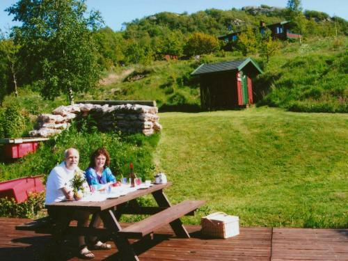 Two-bedroom Holiday Home In Lyngdal 1