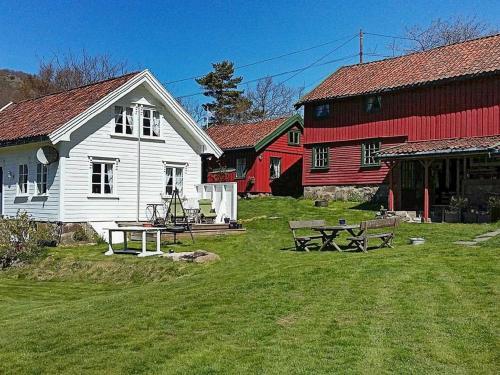 Two-bedroom Holiday Home In Lyngdal 1
