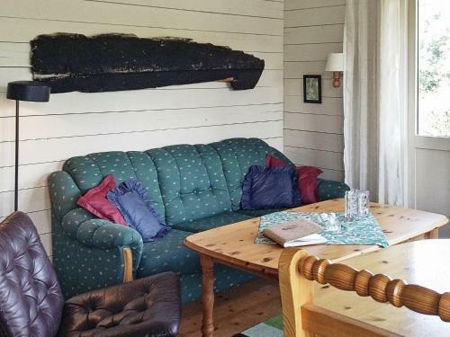 Two-bedroom Holiday Home In Lyngdal 1