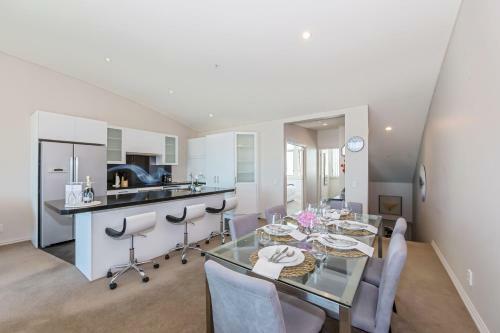 Apartamentos Luxury 3br, 1.5 Bath Penthouse With Fabulous Views