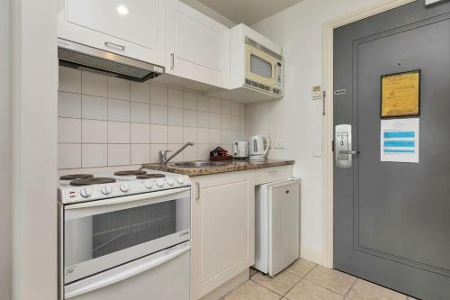 Stylish Large Studio City Apartment