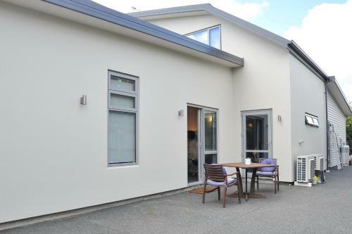 The Apartment Within - Christchurch Holiday Homes