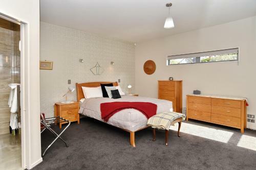 The Apartment Within - Christchurch Holiday Homes